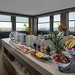 Lunet Old City Hotel